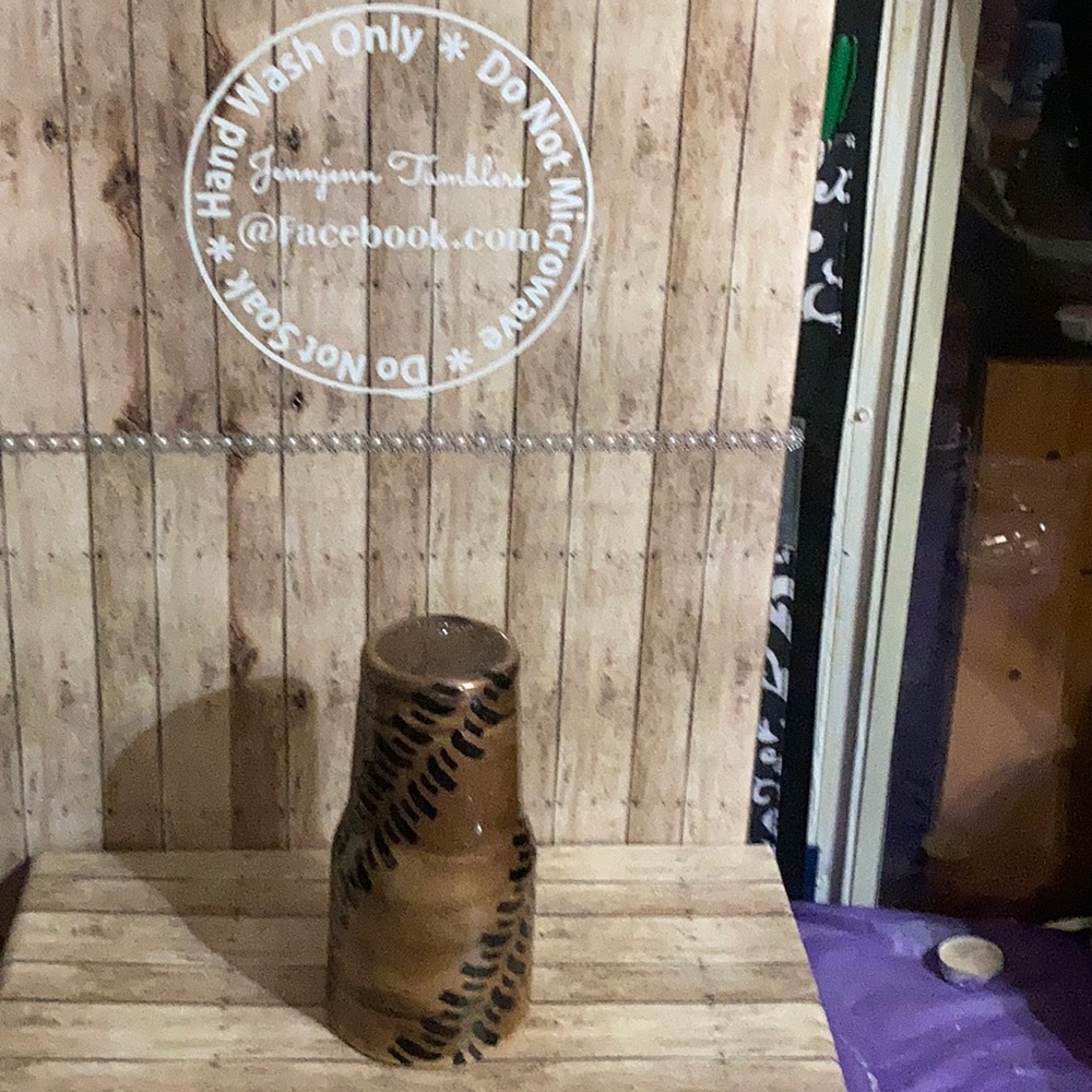 Custom 30 ounce lincoln outfitters tumbler.